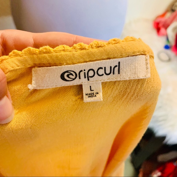Rip Curl đź’™ Embroidered top - Picture 3 of 3